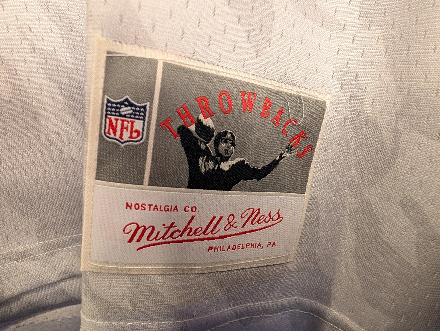 limited edition Trapstar London x Mitchell & Ness Size L Jersey 22 White