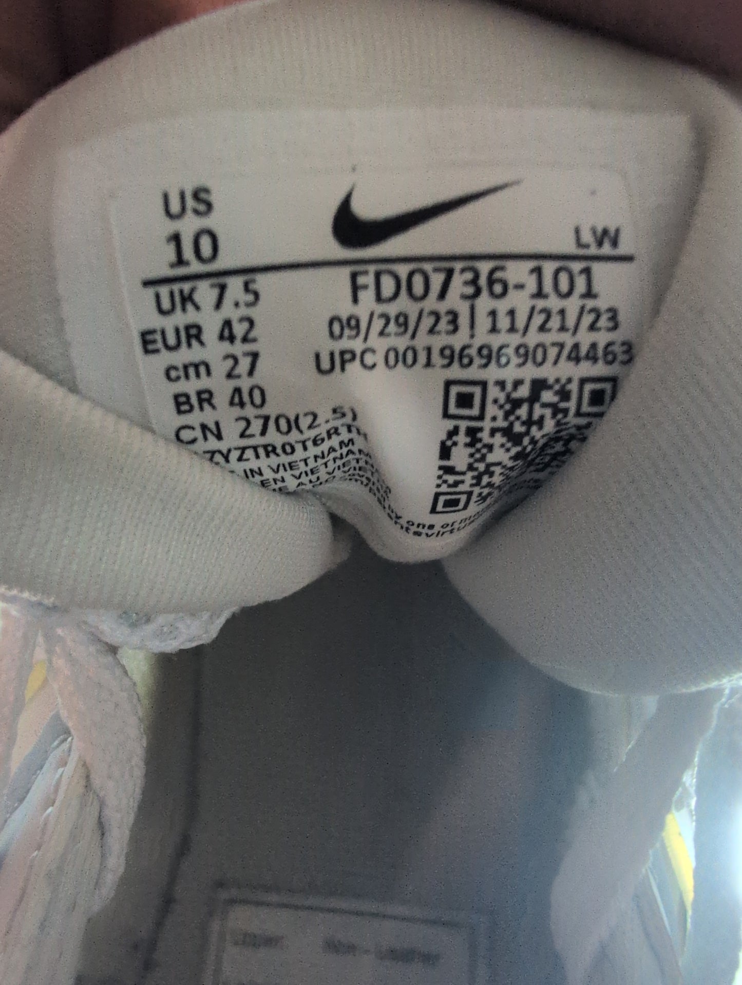 Nike Zoom Vomero 5 Sneakers US10 UK7. 5